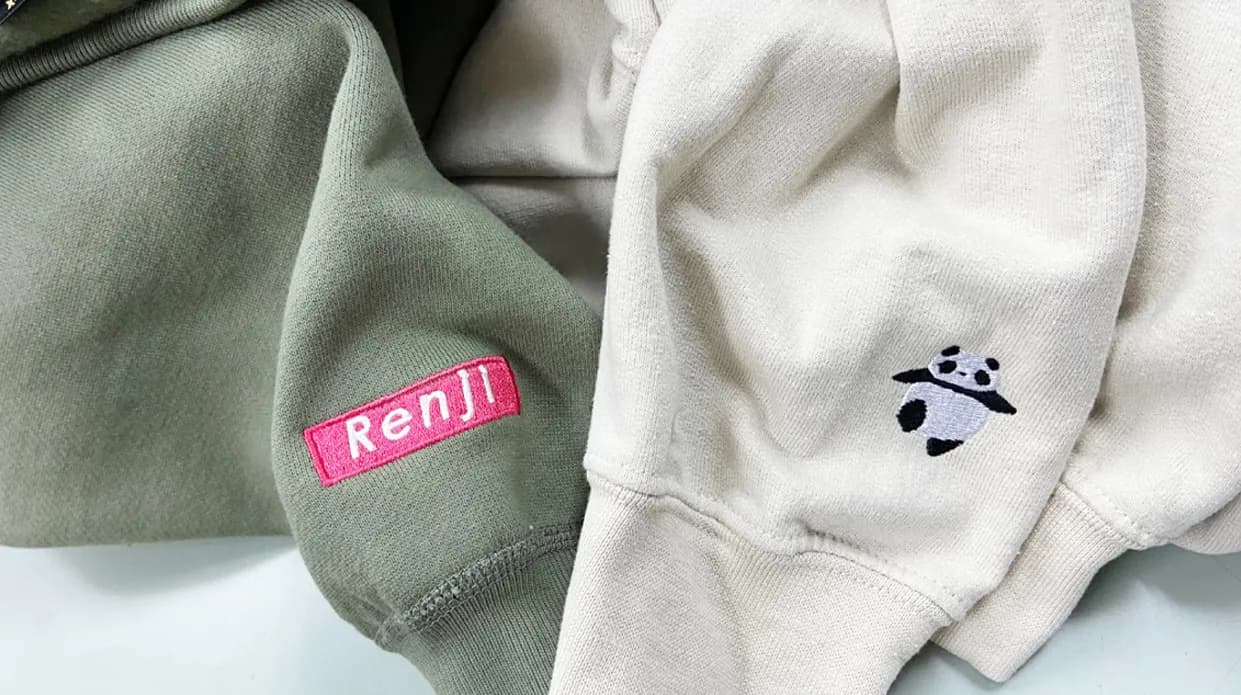 袖にワンポイント刺繍が、いまアツい